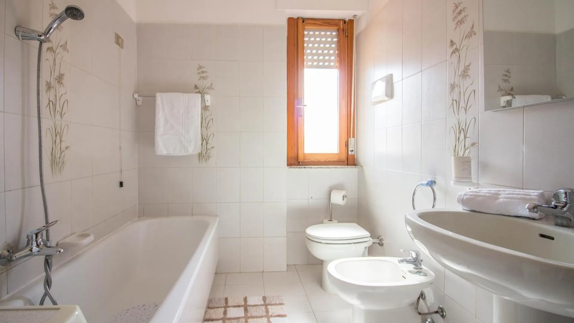 Olbia - Comfy Apartment Near The Airport! 0*,  Italia